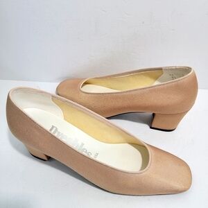 Dyeable By Highlights Made in USA Women's Beige/Tan Heels Size 8.5
